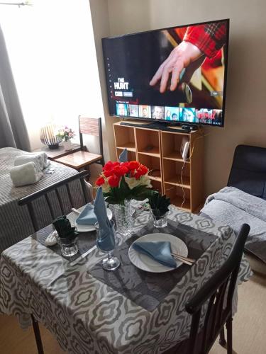 AVIDA ATRIA T2-C short walk mall,esplanade,wifi,netflix,kitchen,pool