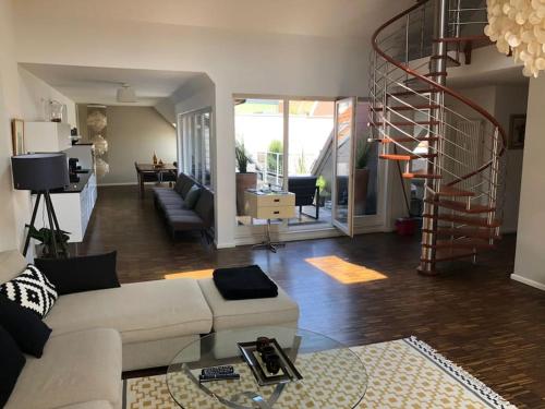 Ruhige Dachwohnung mit Terrasse Berlin MITTE - Spacious modern rooftop loft in Berlin MITTE - Tap to explore photos