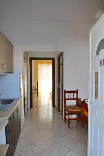 One-Bedroom Apartment image 5