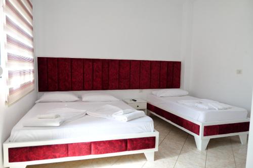 Triple Room with Balcony image 3