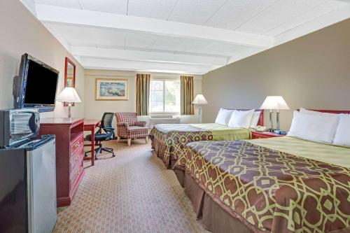 2 queen beds