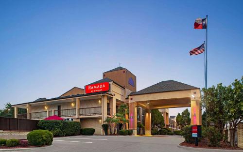 Ramada by Wyndham San Antonio Near SeaWorld - Lackland AFB