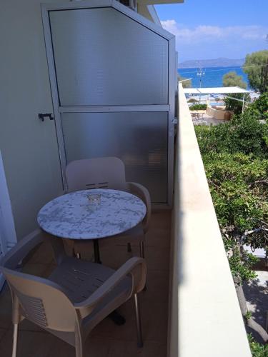 Deluxe Double Room with Side Sea View