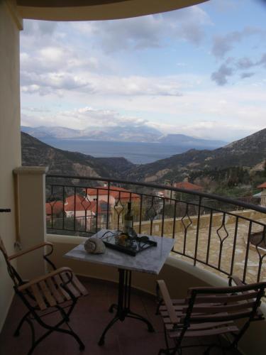 陽台/露台, Kallisti Ξενώνας Διακοπτό-Καλάβρυτα (Kallisti Ξενωνας Διακοπτο-Καλαβρυτα) in 迪亞高普圖