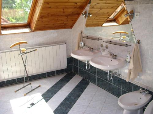 Bathroom, Anonim Vendeghaz in Villany
