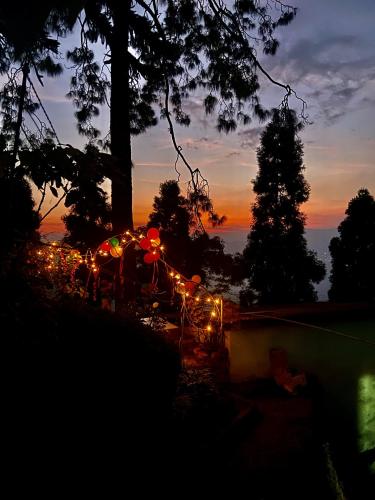 ทัศนียภาพ, 11 Monteviot: Luxury homestay overlooking a tea estate in เคอร์ซอง