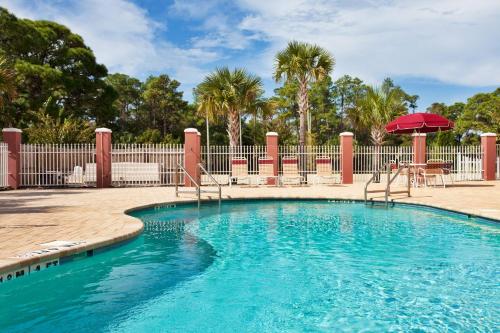 Swimming pool, Holiday Inn Express Hotel & Suites Port Richey in Bayonet Point (FL)