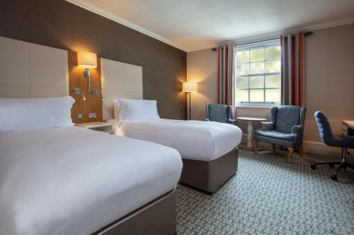 Oulton Hall - image 7