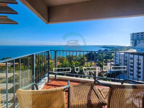 ZEN88 ESPLANADE: 1-BR Top Floor Ocean View Suite - Woolner