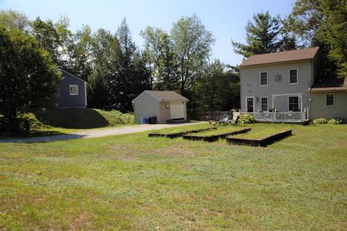 Sunnyside home near Sunday River, Black Mountain, Lakes and Hikes