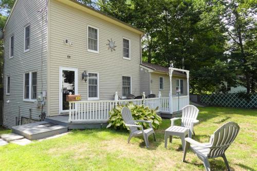 Sunnyside home near Sunday River, Black Mountain, Lakes and Hikes