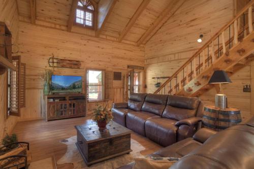 Rustic A Cabin thumb 4