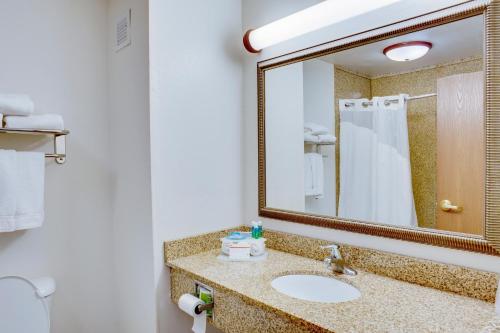 Holiday Inn Express Hotel & Suites Oklahoma City-Bethany, an IHG Hotel in Bethany, USA