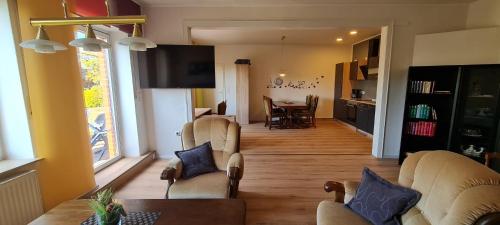 3 bedrooms, 4 beds