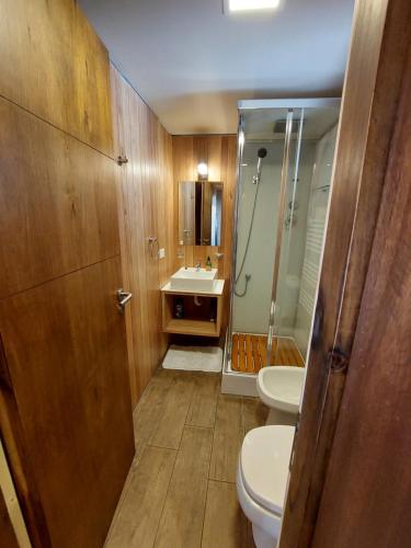 One-Bedroom Apartment image 7