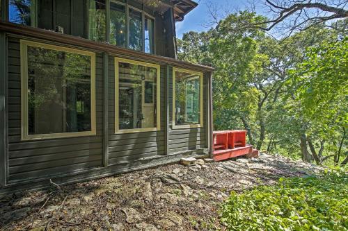Secluded Retreat with Covered Patio and Sun Deck! in Anderson Avenue
