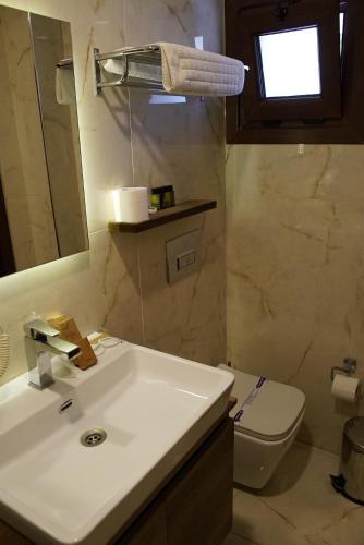 Room 23 Boutique Hotel - image 5