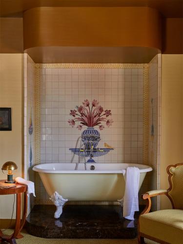 Ulysses, an Ash Hotel in Baltimore, USA