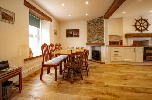 Coastguard Cottage Cornwall - Sea & Harbour Views, Мевагисси (фото 7)