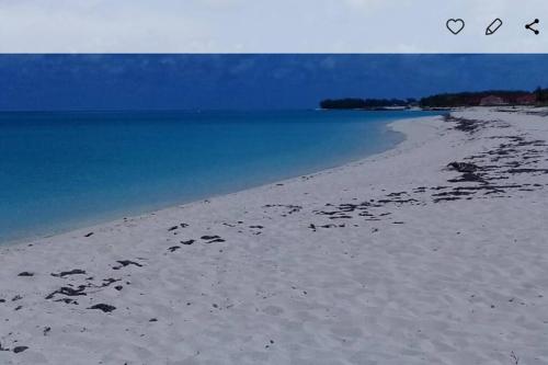 . Small's Cozy Rest 5 Dock available 2 bedroom.