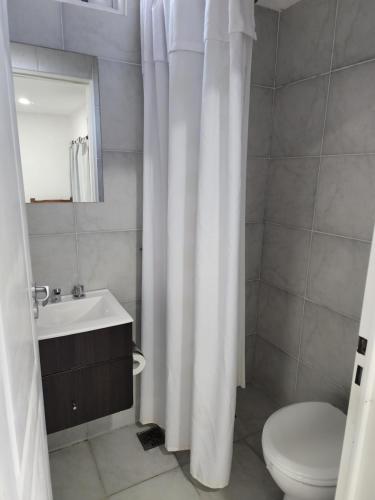 ห้องน้ำ, Monoambiente en el centro de la Ciudad. in แมร์เซเดส