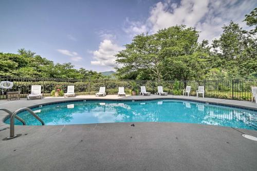 Condo with Balcony Less Than 6 Mi to Smoky Mtn National Park - image 35