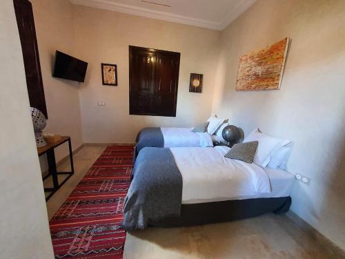 9 bedrooms, 14 beds