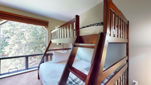 2BR | Ironwood | Fireplace | Common Area Hot Tub | Private Patio | Parking - image 2