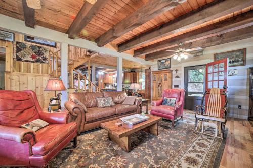Bryson City Cabin with Hot Tub about 10 Mi to Dtwn! in Lauada, USA