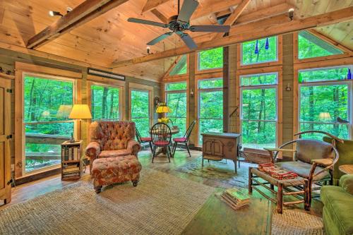Serene Falls View Cabin with Grill and Views! in Chatsworth (GA)