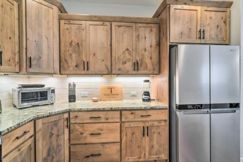 Less Than 1 Mi to Downtown Gorgeous Loveland Townhome! in Loveland, USA