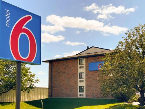 Motel 6 Elk Grove Village - O