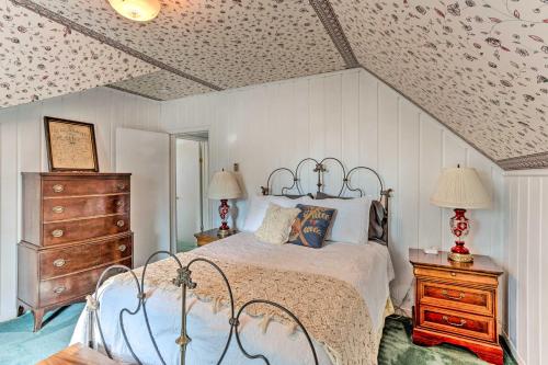 Charming Historic Retreat Near Poverty Bay! - Tap to explore photos