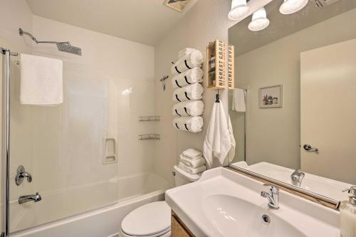 Updated Maricopa Retreat Less Than 2 Miles to Golf!