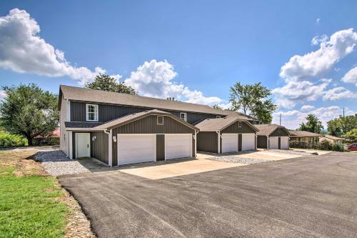 Pet-Friendly Abode, Walk to Table Rock Lake! in Kimberling City, USA