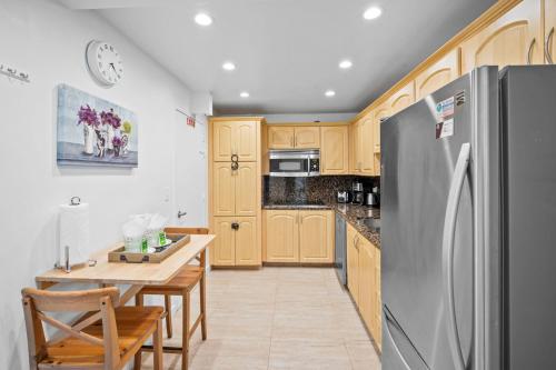 1 BEDROOM CONDO ON THE BEACH - image 11