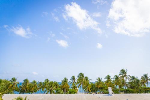 Ti Studio Alize face a la plage in Le Moule