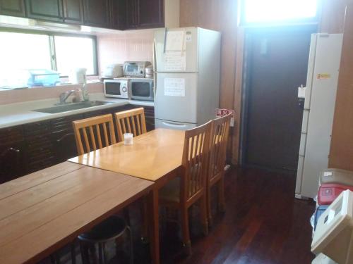 Kitchen, Kerama Backpackers in Tokashiki