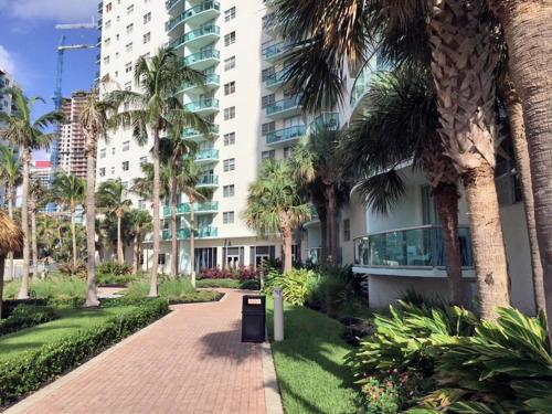 One bedroom parcial ocean view - image 36