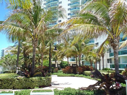 One bedroom parcial ocean view - image 38