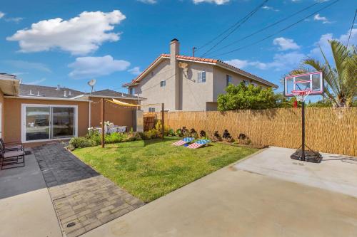 LUX -- A Perfect Home in South Bay 10 Mins to Beaches in Lomita, USA