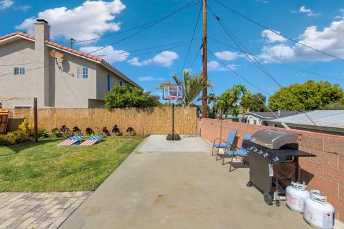 LUX -- A Perfect Home in South Bay 10 Mins to Beaches in Lomita, USA