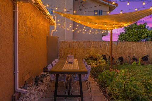 LUX -- A Perfect Home in South Bay 10 Mins to Beaches in Lomita, USA
