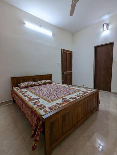 1 Bedroom facing paddy fields Pullur, Irinjalakuda