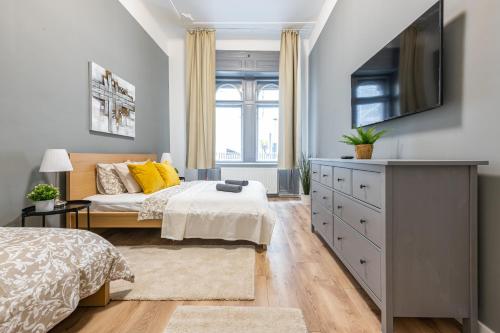 Deluxe Kazincy Apartment in the Heart of Budapest