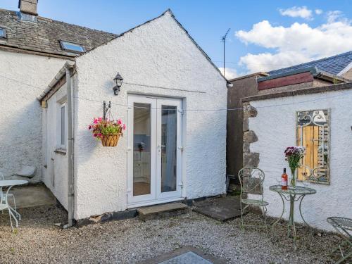 Kidsty Cottage - image 6