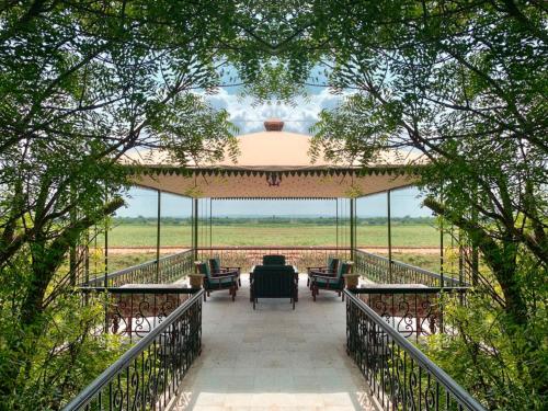 Étterem, Umaid Palace - Getaway Resort Near Jaipur Close to Bhangarh & Chand Baori Stepwell Abhaneri in Dausa