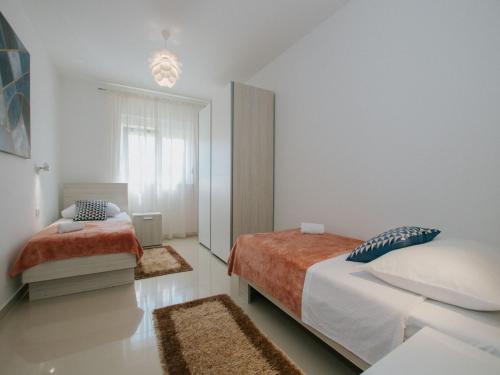 Luxury Apartment Di - image 4