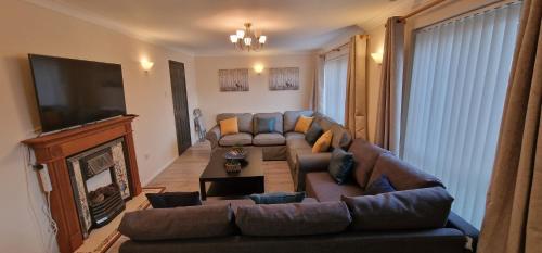 Közös társalgó / TV, Shirley L, Milton, Cambridge, 4 BR House, Newly Refurbished in Milton