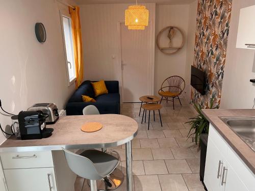 YellowHouse - Teleworking- Wifi - CosyHouseByJanna